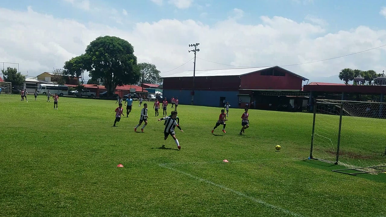 Sebas volvió a marcar un minuto después y dejó el marcador final en 5-0.
