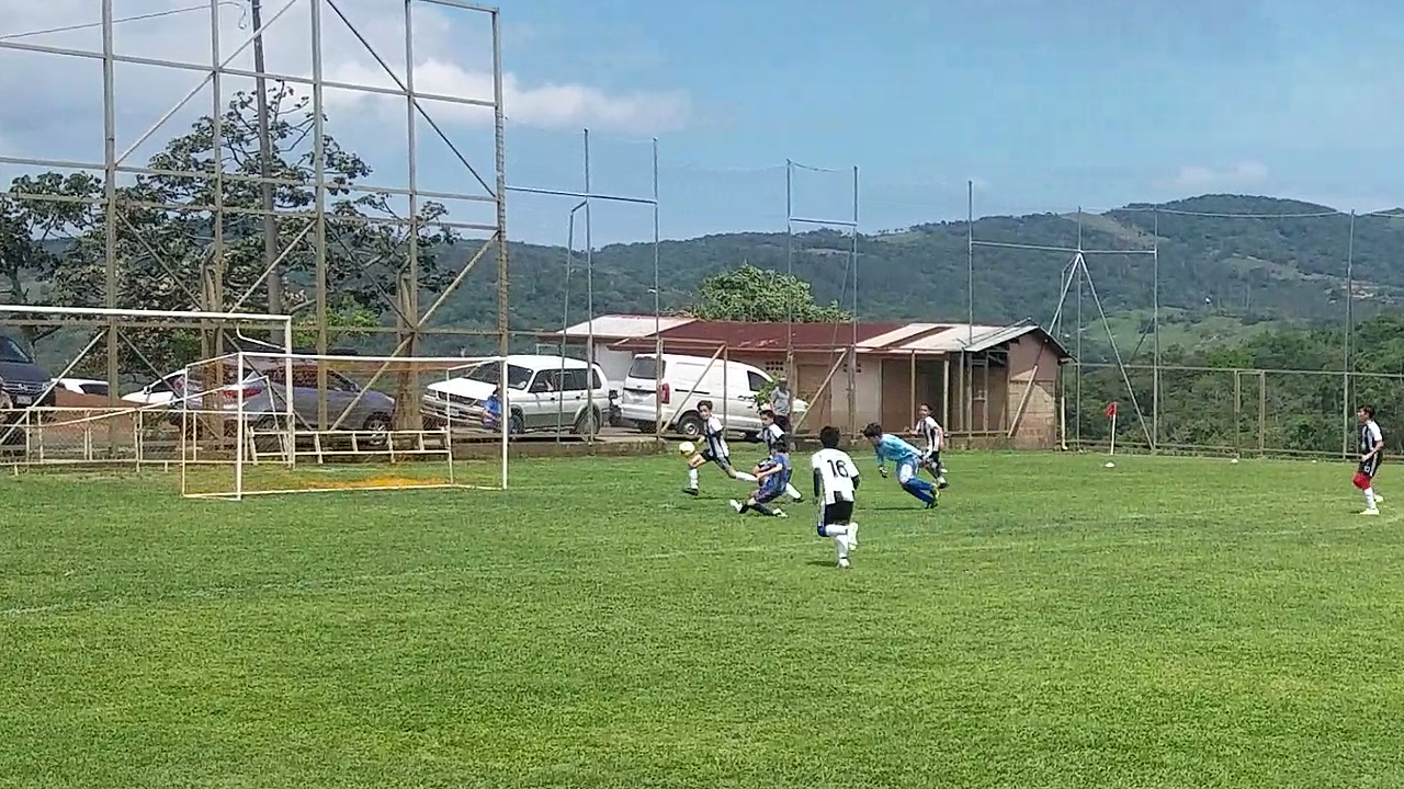 Guvar abrió el marcador en el 30' para poner el 0-1.