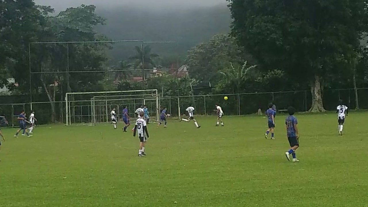 Guvar comenzó el tiempo con un remate al arco. Futbol Club respondió con un córner de Grayson, antes de que Matias rematara desviado.