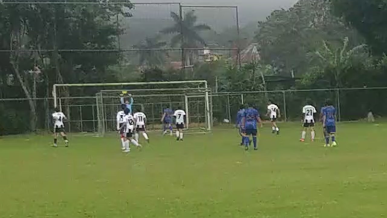 El último intento de Guvar se fue desviado antes de que el pitazo final confirmara el triunfo 2-1 de Futbol Club en la semifinal.