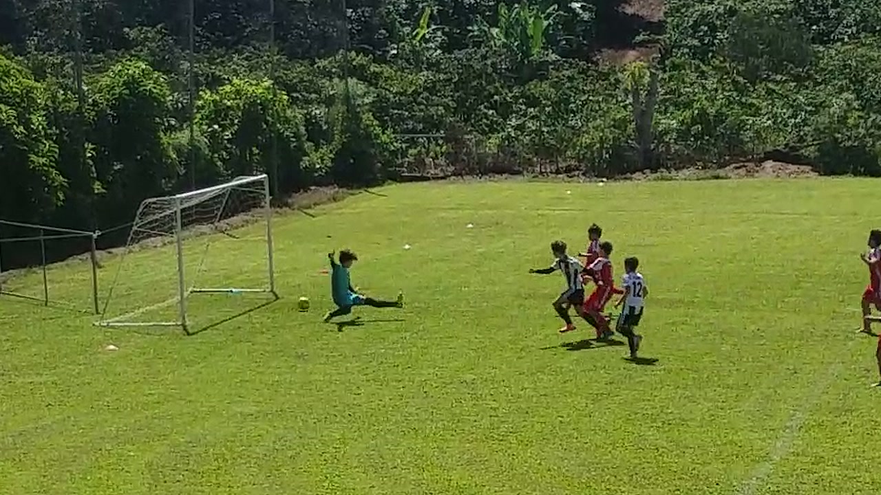Sebas definió desde el sector ofensivo centro-derecho para darle a Futbol Club una temprana ventaja de 1-0.