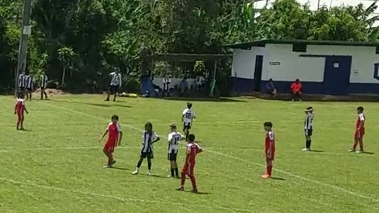 Futbol Club realizó cambios: Janson fue reemplazado por el #99 Jehicob, mientras que Grayson también salió.